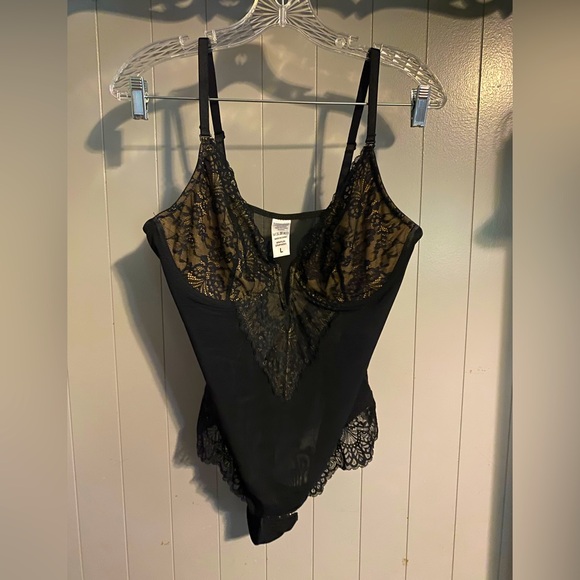 Gorgeous black lace/sheer lingerie bodysuit - Picture 1 of 7